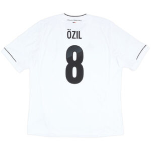 Ozil 8
