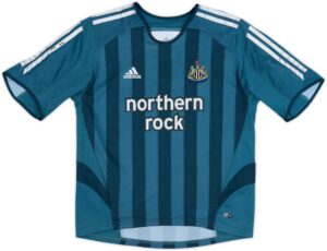 2005-06 Newcastle Away Shirt